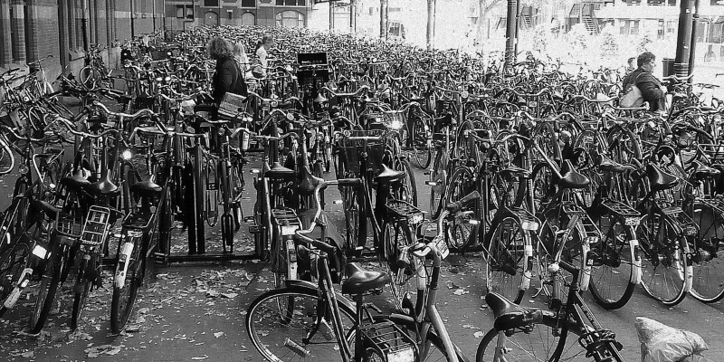 Il deposito di bici della stazione di Harlem
